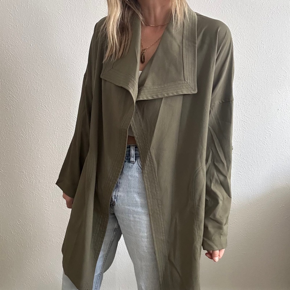 NWT Max Studio Sage Green Women’s Lightweight Jacket | Small
